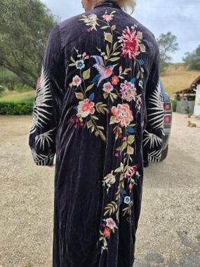 Johnny was   full length  exquisite kimono in purple velvet